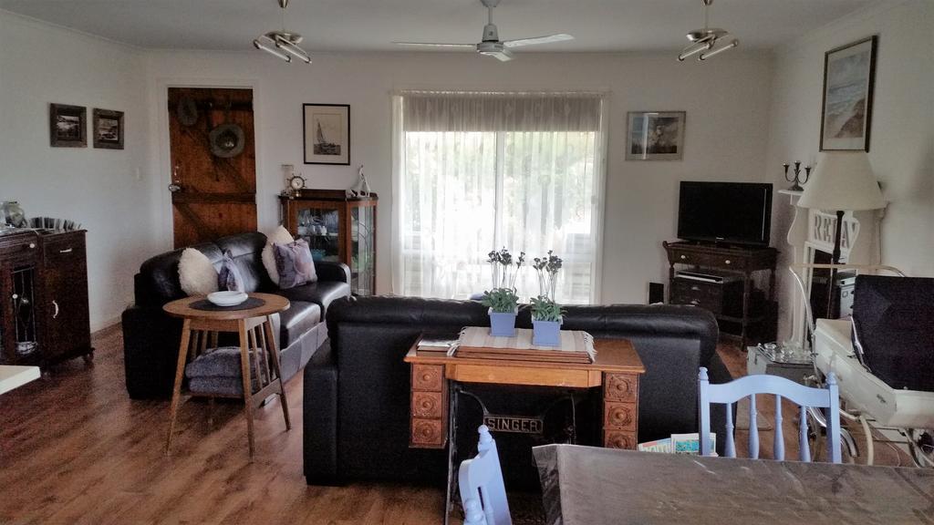 Linger Longer Cottages Port Elliot Bagian luar foto